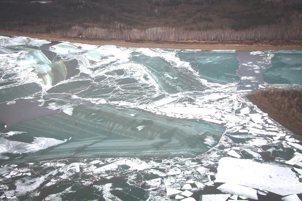 Состоялся осмотр ледовой обстановки на территориях Таттинского, Томпонского, Намского районах