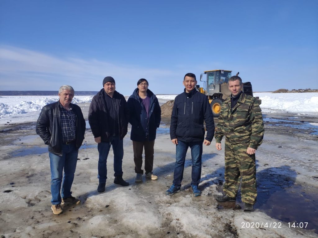 Завершены работы по ослаблению прочности льда в Хангаласском, Ленском, Намском, Олекминском районах и в г. Якутске