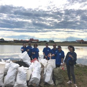 Сотрудники Ленского БВУ приняли участие в экологической акции по очистке прибрежных зон водных объектов