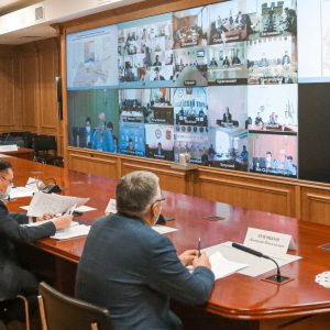 Глава Якутии провел совещание по подготовке к паводку в режиме ВКС