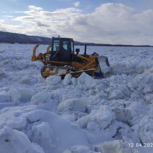 Предупредительные противопаводковые мероприятия по ослаблению прочности льда на реках Якутии