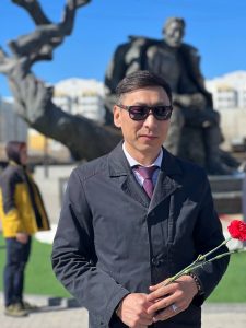 Возложение цветов с Днем Республики Саха (Якутия)